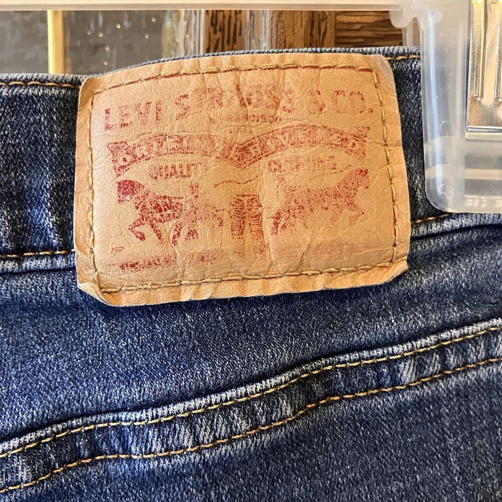 Levi's Jeans Women Size 31 (31x29) Blue Classic Boot Denim - Picture 4 of 16